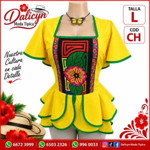Blusa con detalle de mola finamente trabajada
